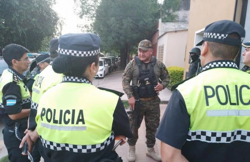 La Policía redujo a un hombre que se atrincheró armado en su casa