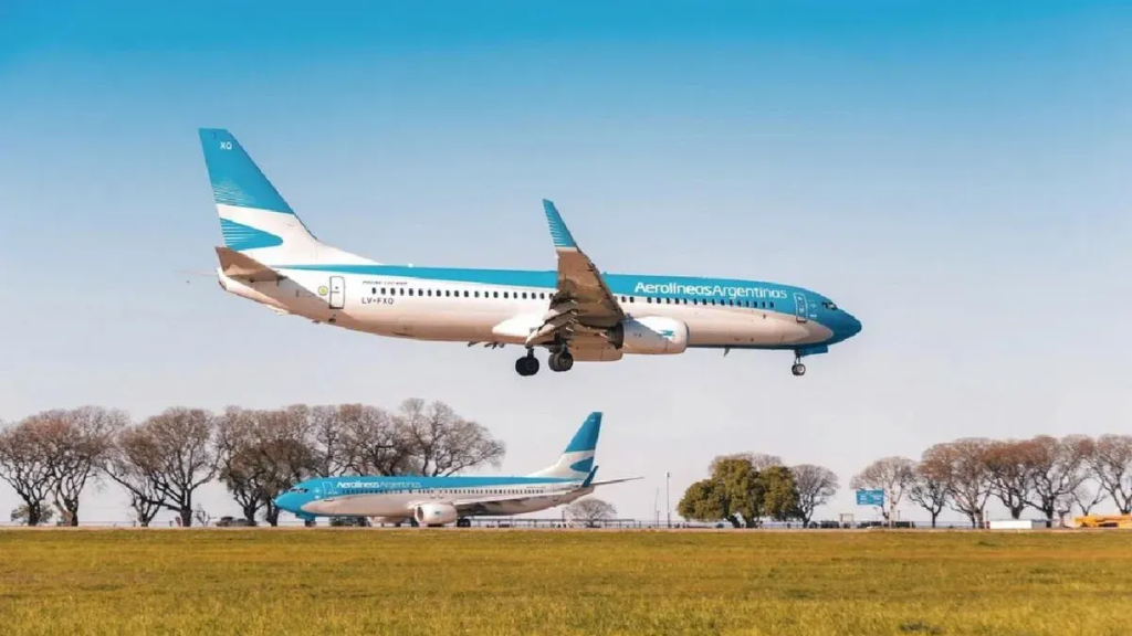 Los gremios aeronáuticos y Aerolíneas Argentinas llegaron un preacuerdo