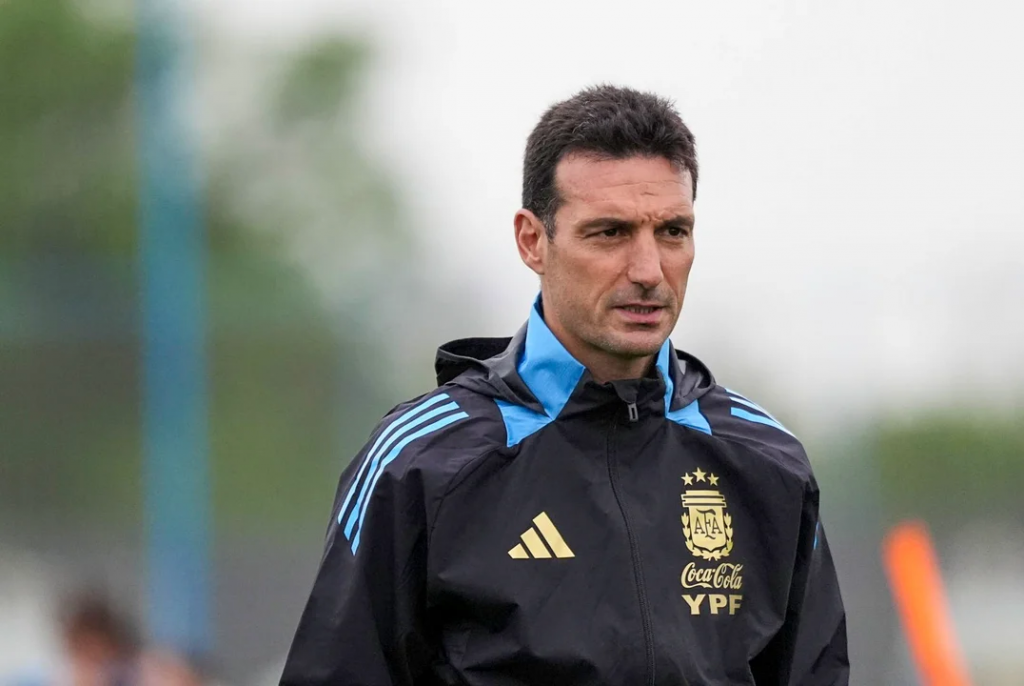 La Selección argentina tiene su último entrenamiento antes de viajar a Paraguay